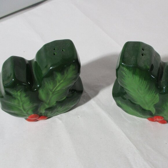Holly Berry Leaf Christmas Holiday S & P Salt and Pepper Shakers - Picture 3 of 13